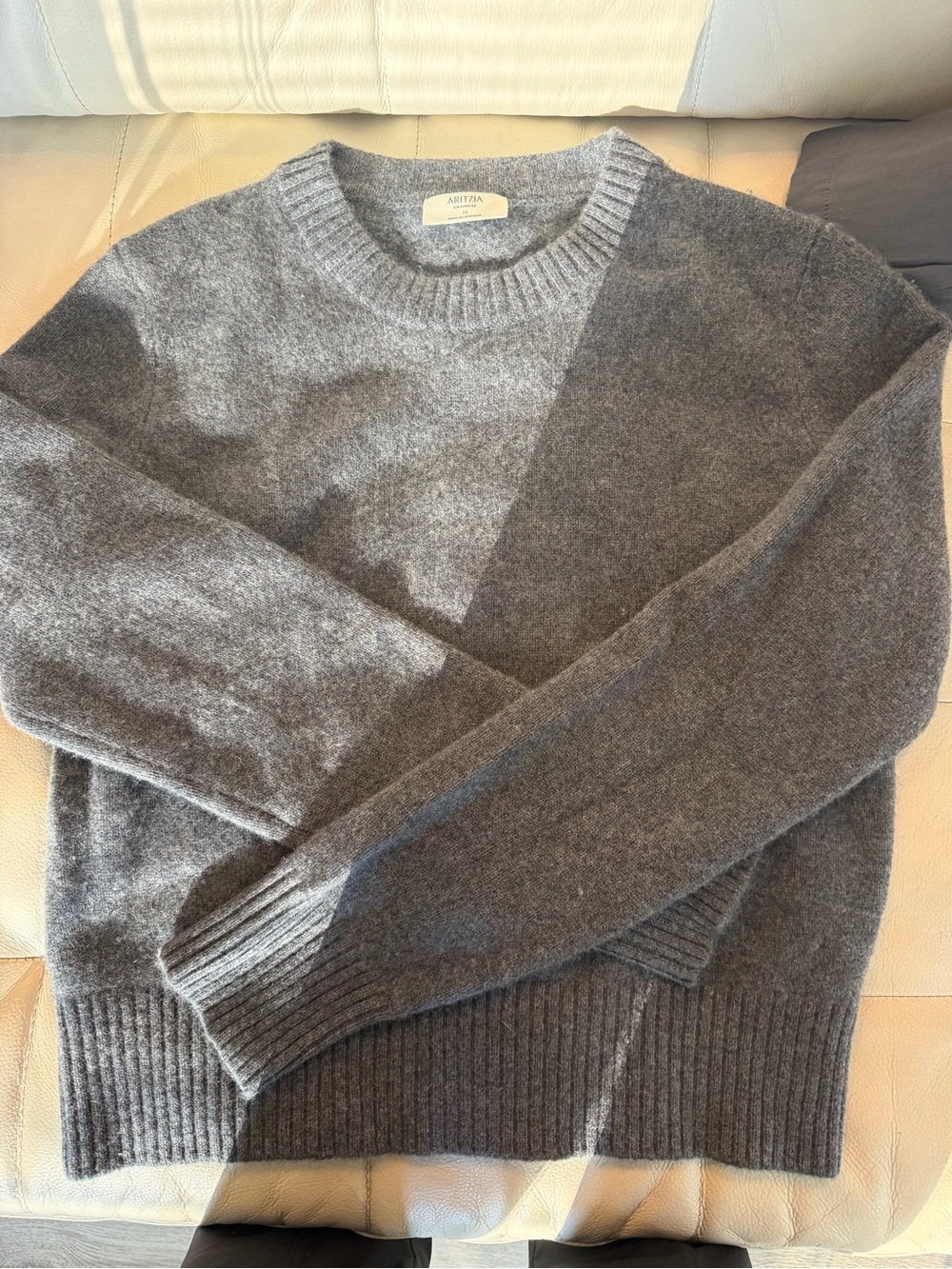 Aritzia women’s Gray Crewneck Cashmere Sweater